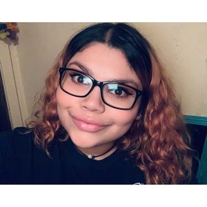 Meet your Posher, Ebony